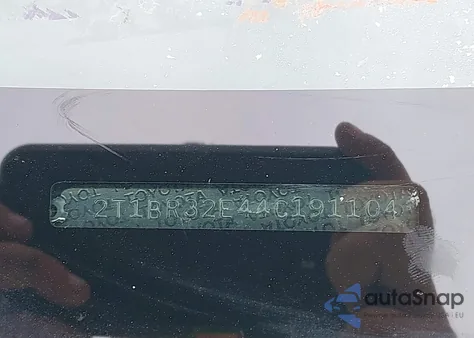 2004 Toyota Corolla S from USA, damaged, VIN 2T1BR32E44C191104